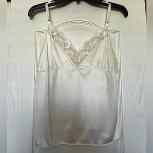 Vintage cream sweetheart lace top